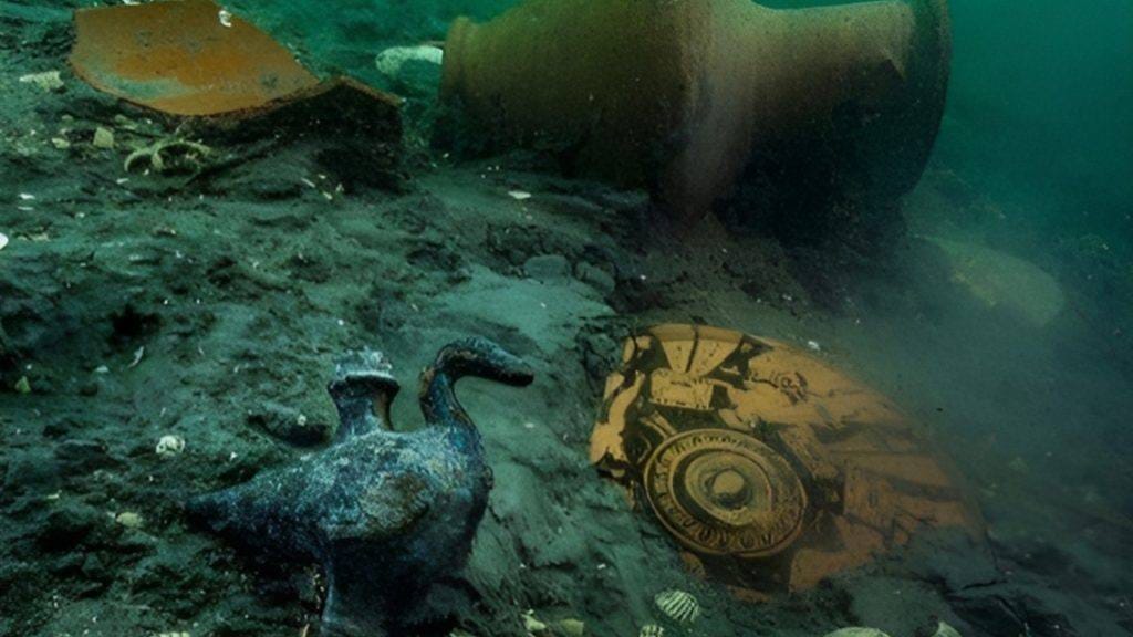 Descoperire uimitoare: un vas antic grecesc plin cu artefacte neprețuite