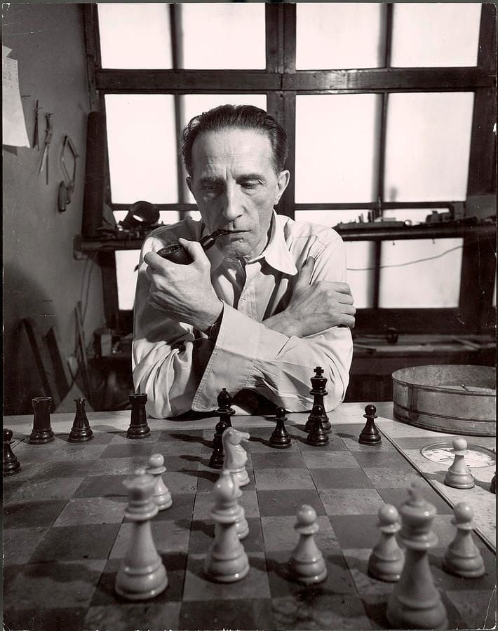 Marcel Duchamp: artistul care a dat șah mat lumii artei și a lăsat planeta perplexă