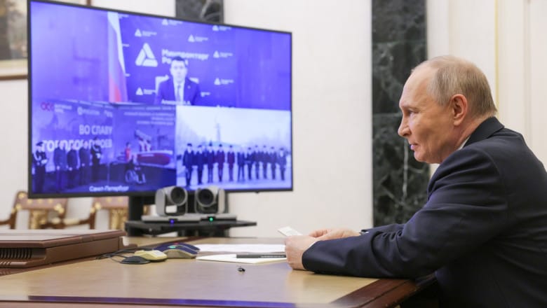 Putin revendică Arctica: Moscova accelerează cursa pentru controlul Nordului și lansează spărgătorul nuclear „Stalingrad”
