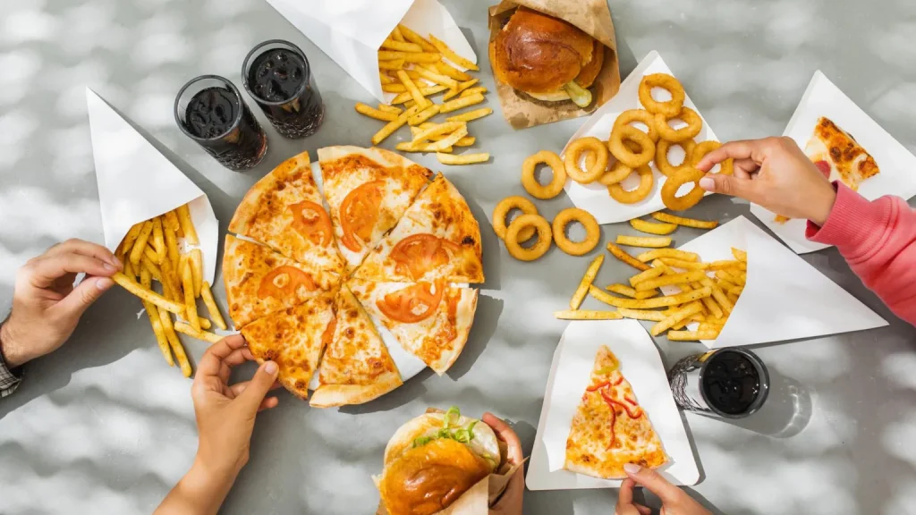 Criză globală în alimentație: experții avertizează că ultra-procesatele devin o amenințare pentru sănătatea mondială