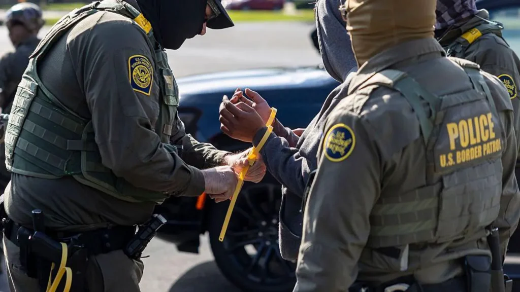 Operațiune federală de amploare: Descinderi pentru imigrație în Charlotte, Carolina de Nord